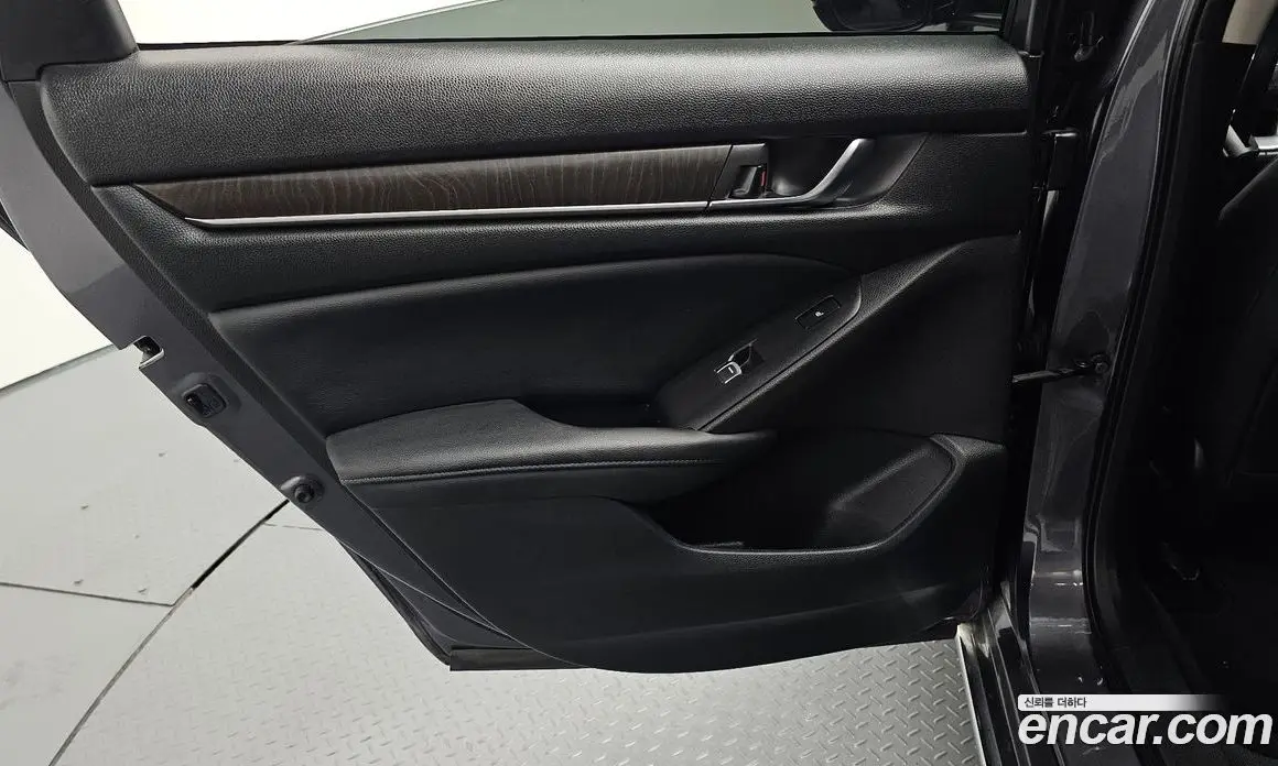 Honda Accord 2018 2.0 автомат (гидро), фото 15