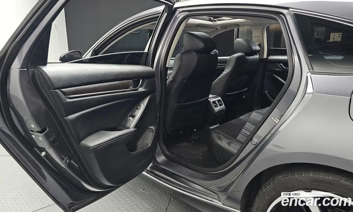 Honda Accord 2018 2.0 автомат (гидро), фото 18