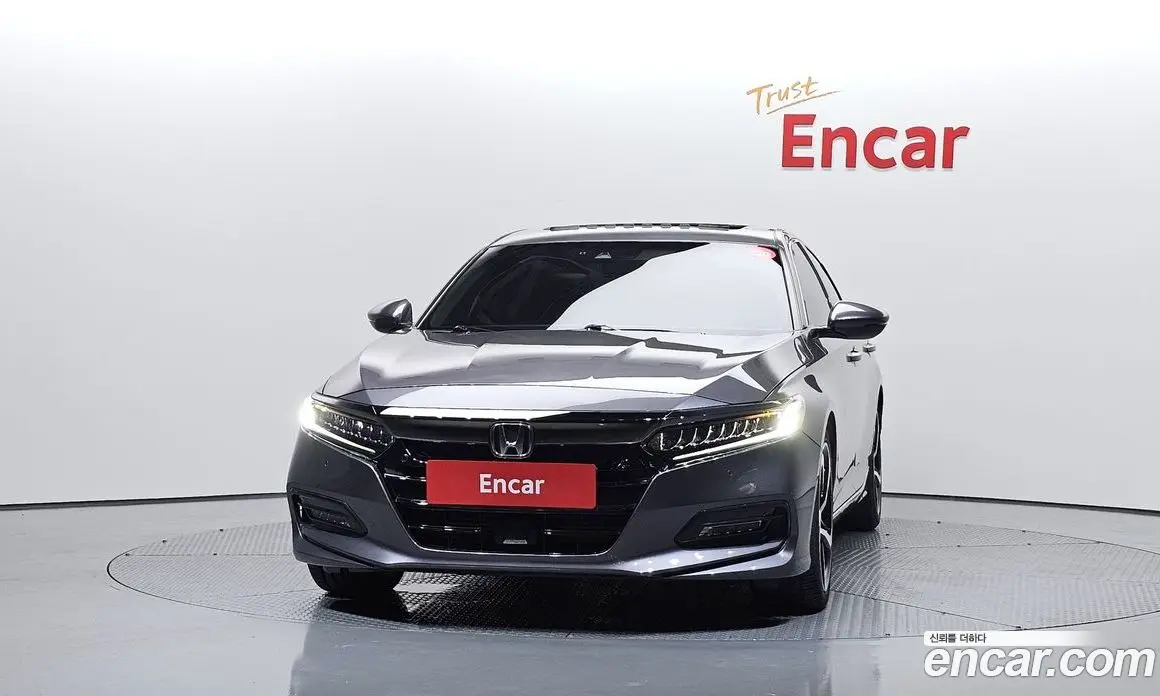 Honda Accord 2018 2.0 автомат (гидро), фото 3