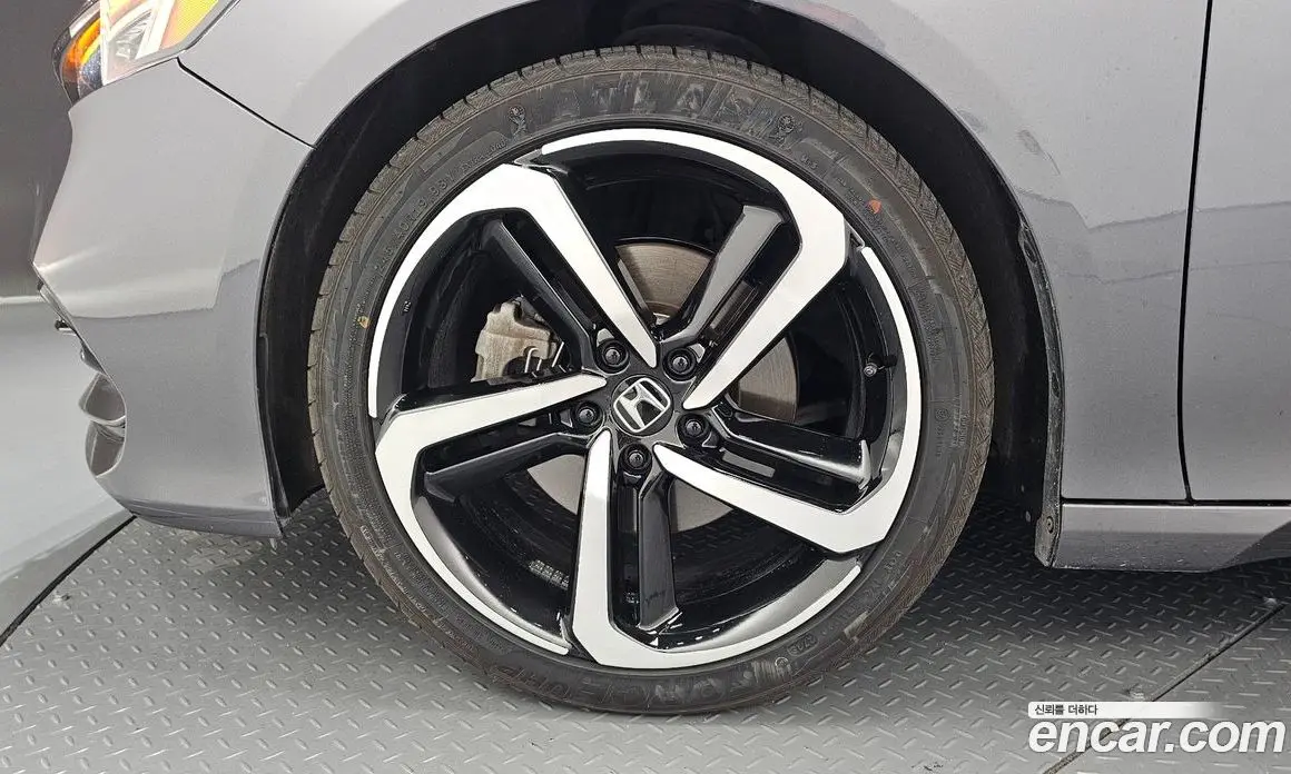 Honda Accord 2018 2.0 автомат (гидро), фото 7