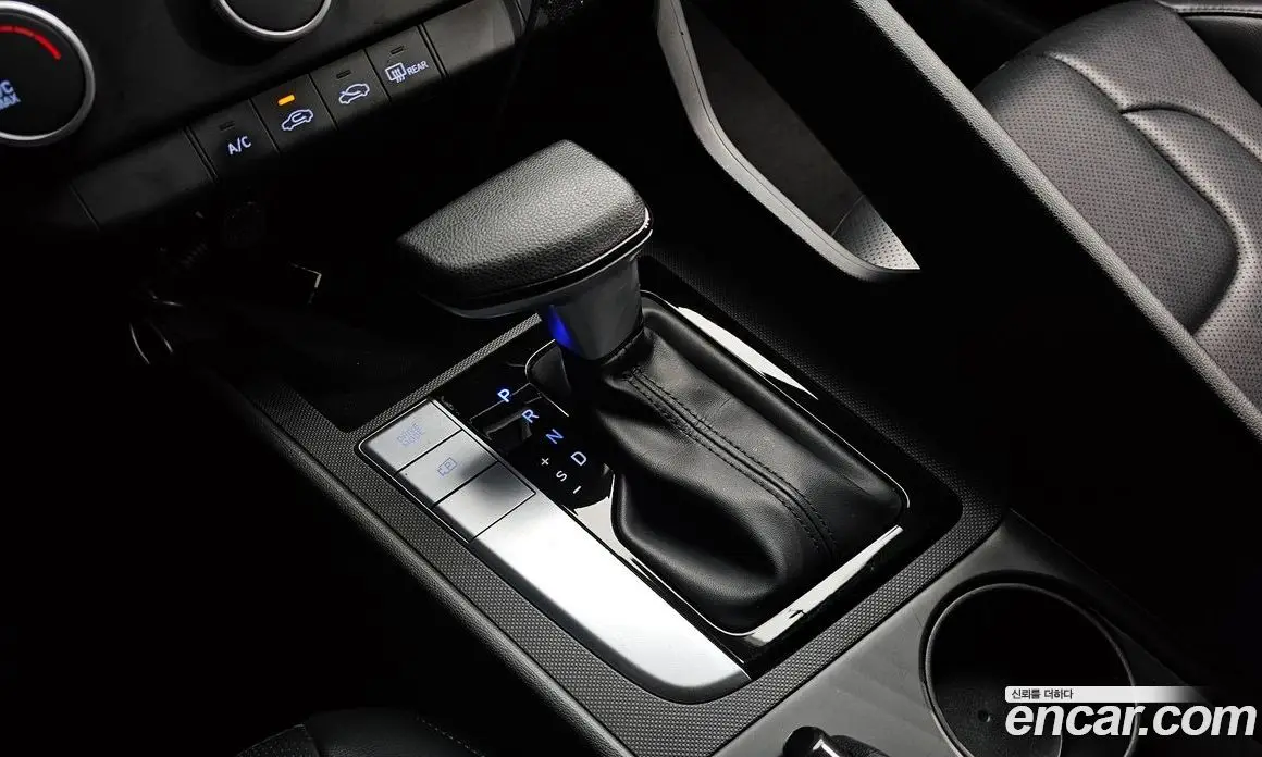 Hyundai Avante 2022 1.6 автомат (гидро), фото 12