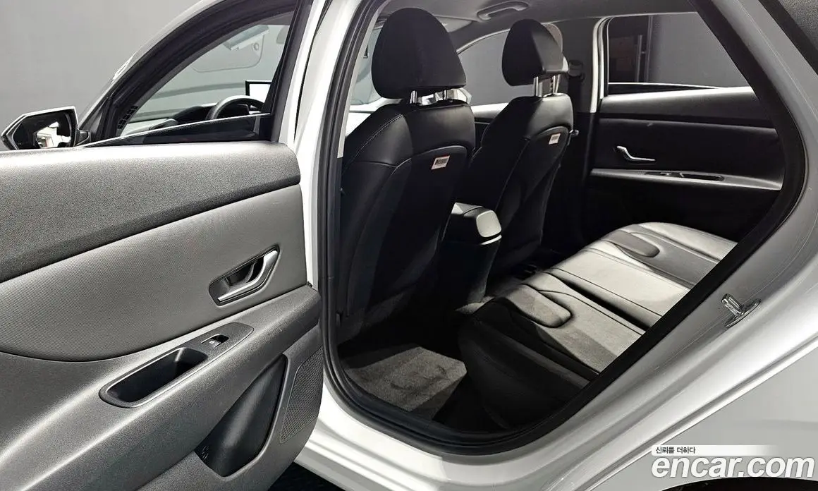 Hyundai Avante 2022 1.6 автомат (гидро), фото 16