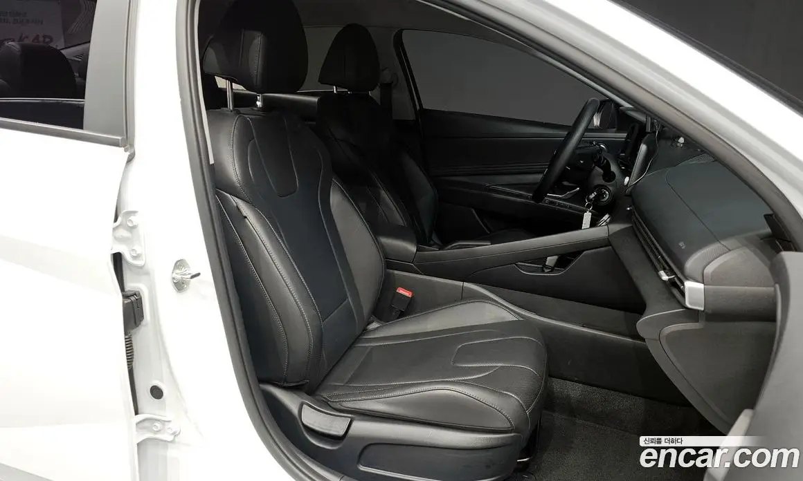 Hyundai Avante 2022 1.6 автомат (гидро), фото 17