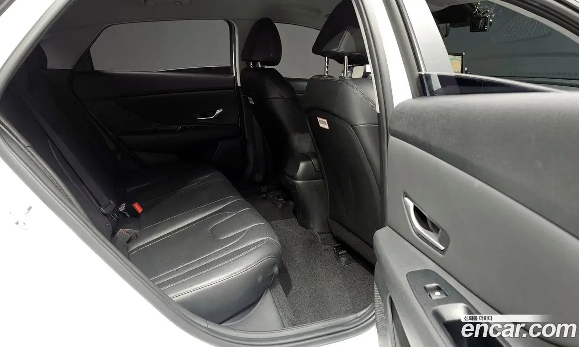 Hyundai Avante 2022 1.6 автомат (гидро), фото 18
