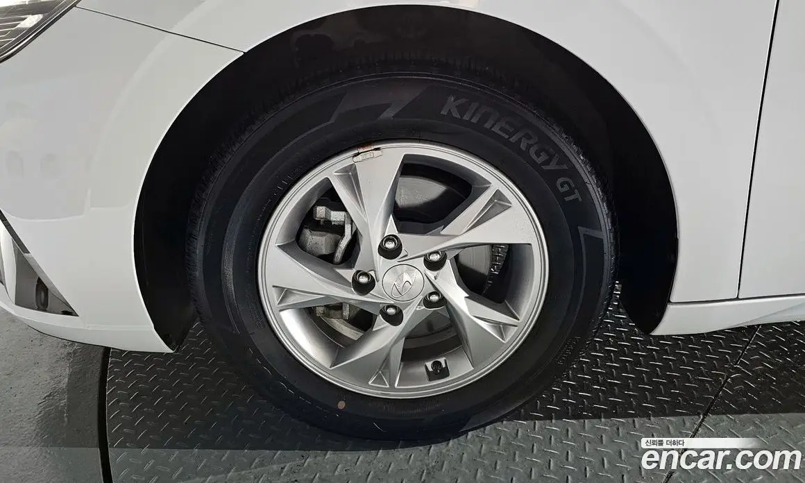 Hyundai Avante 2022 1.6 автомат (гидро), фото 5
