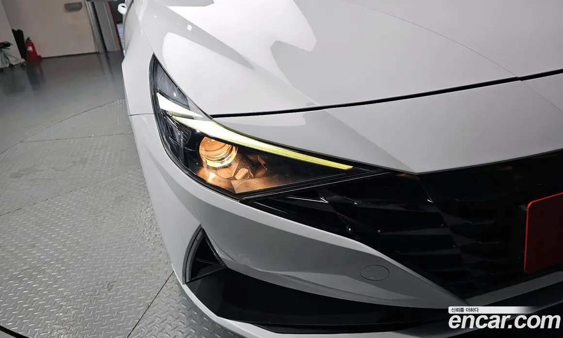 Hyundai Avante 2022 1.6 автомат (гидро), фото 8