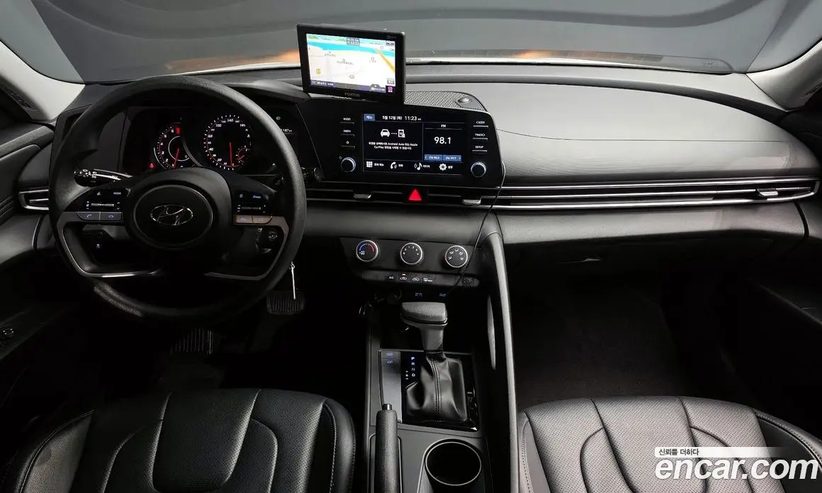 Hyundai Avante 2022 1.6 автомат (гидро), фото 10