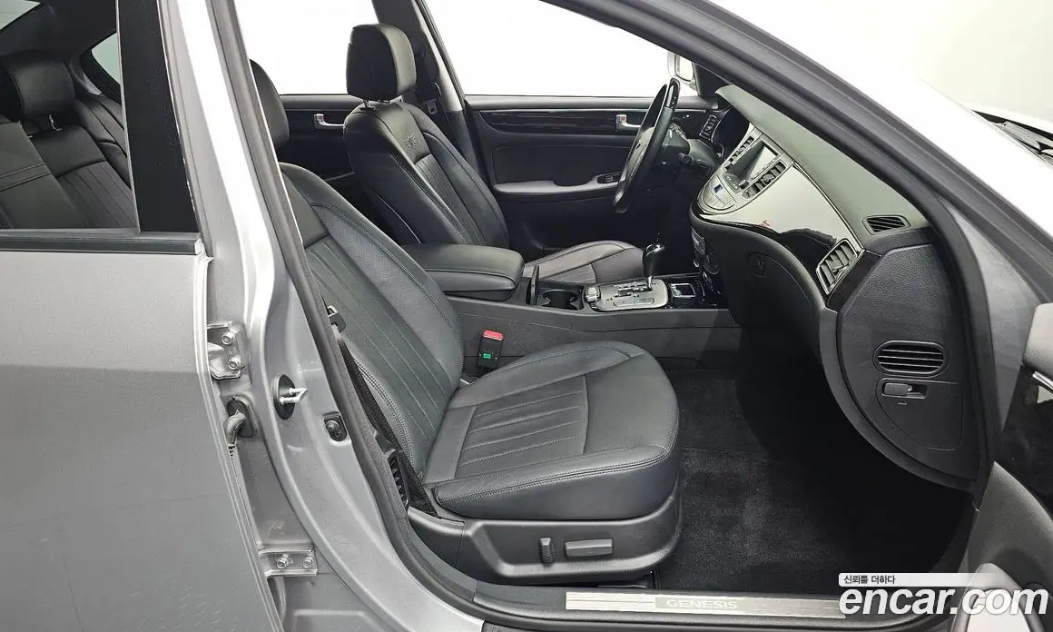 Hyundai Genesis 2013 3.3 автомат (гидро), фото 16 Hyundai Genesis 2013 3.3 автомат (гидро), фото 16