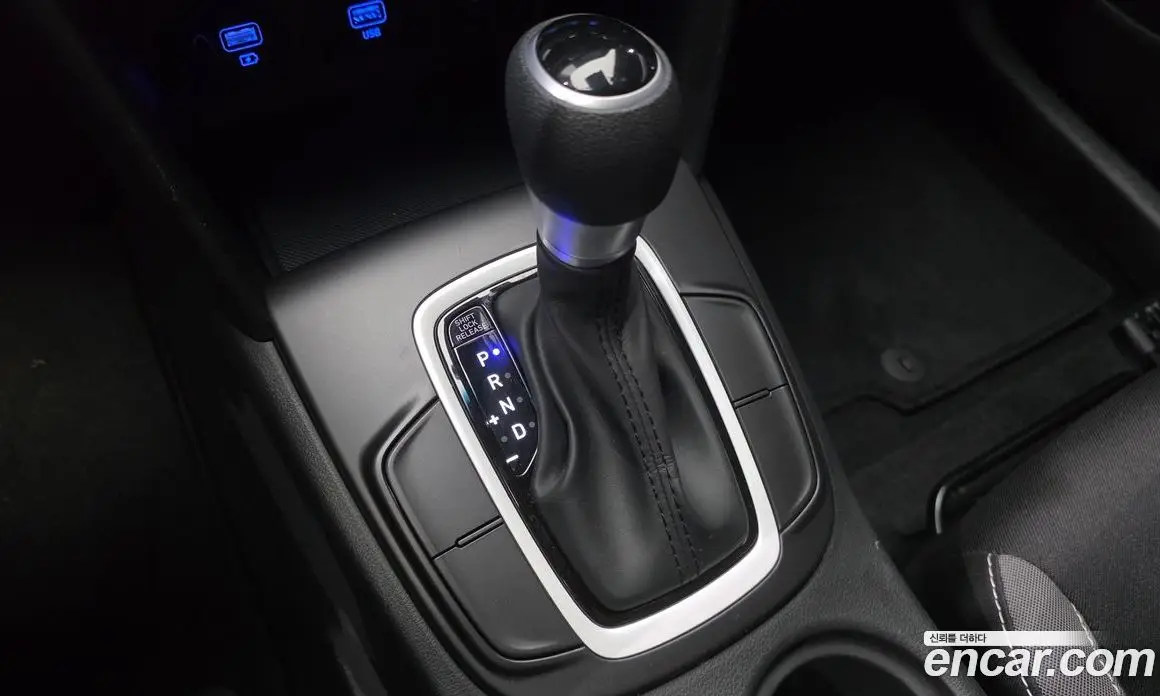 Hyundai Kona 2020 1.6 автомат (гидро), фото 12