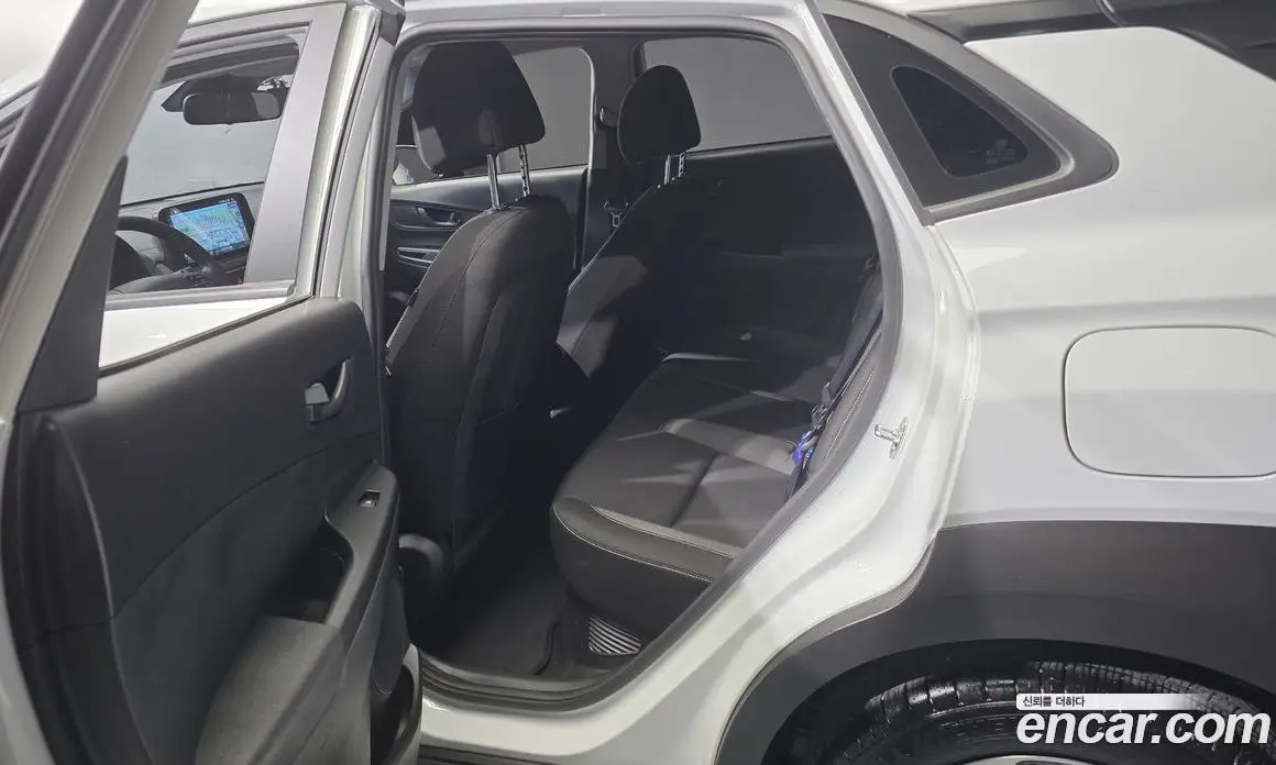 Hyundai Kona 2020 1.6 автомат (гидро), фото 17