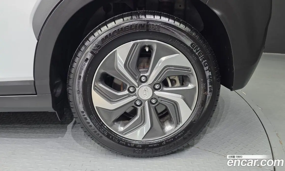 Hyundai Kona 2020 1.6 автомат (гидро), фото 7