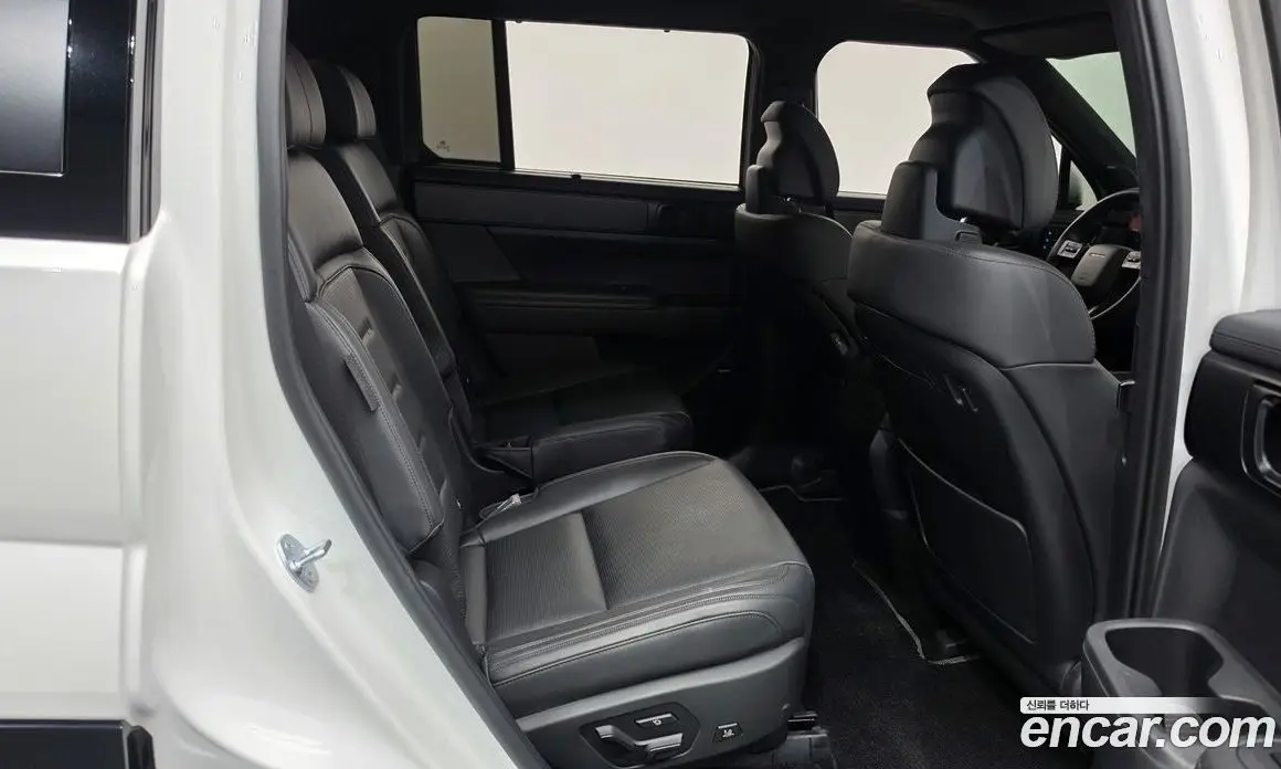 Hyundai Santa Fe 2023 2.5 автомат (гидро), фото 16