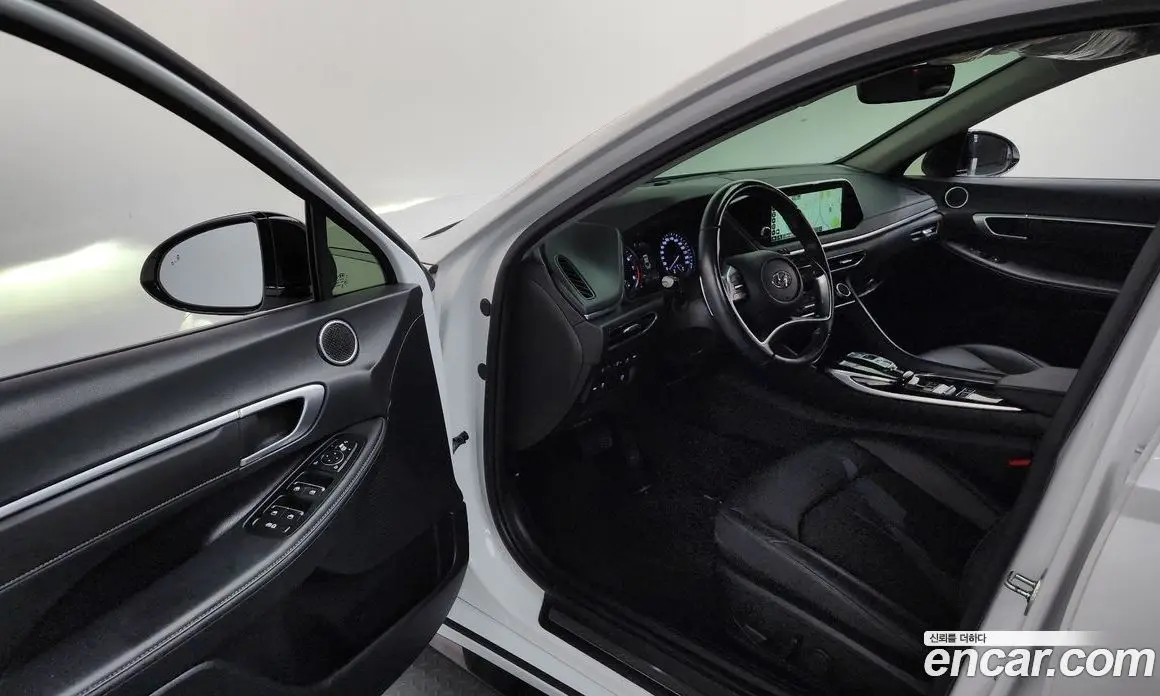 Hyundai Sonata 2021 2.0 автомат (гидро), фото 13