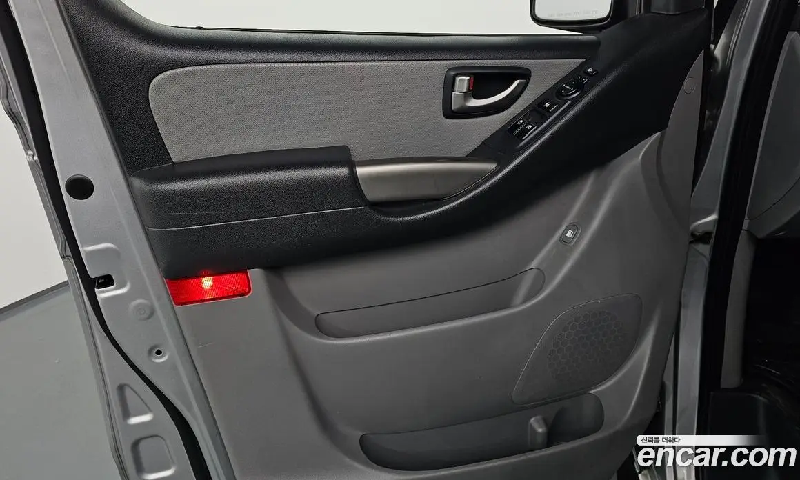 Hyundai Starex 2015 2.5 автомат (гидро), фото 14 Hyundai Starex 2015 2.5 автомат (гидро), фото 14