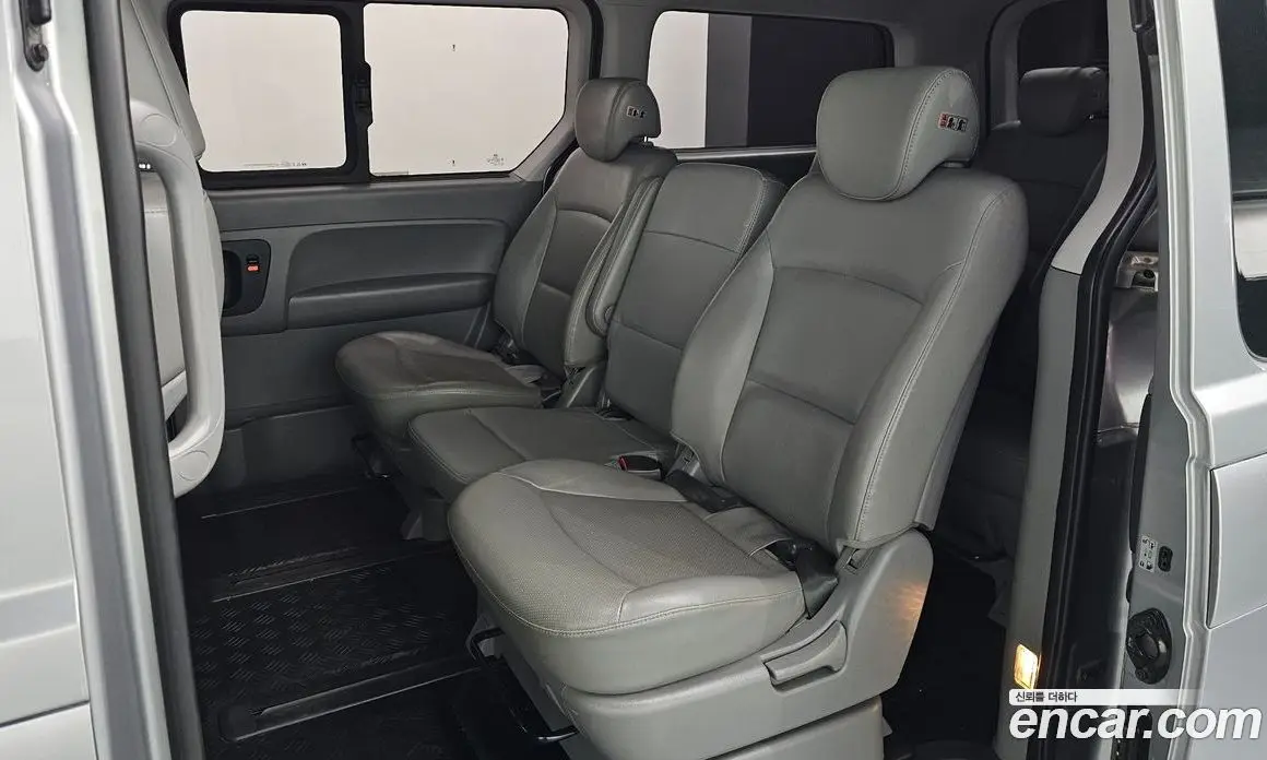 Hyundai Starex 2015 2.5 автомат (гидро), фото 16 Hyundai Starex 2015 2.5 автомат (гидро), фото 16