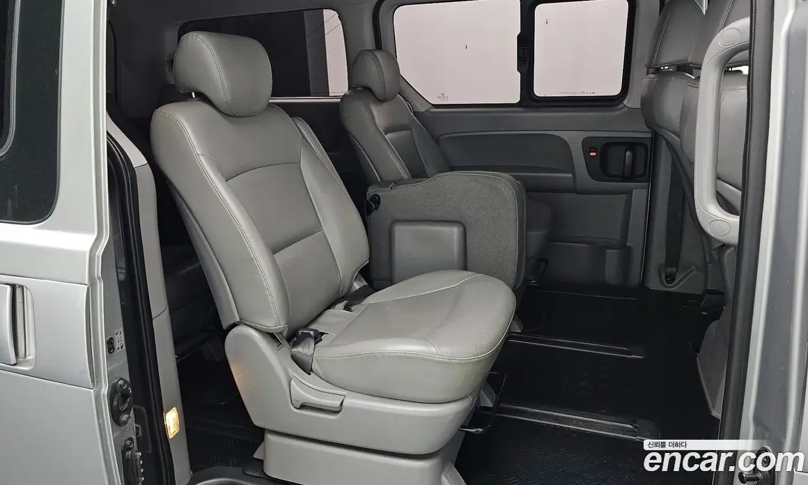 Hyundai Starex 2015 2.5 автомат (гидро), фото 18 Hyundai Starex 2015 2.5 автомат (гидро), фото 18