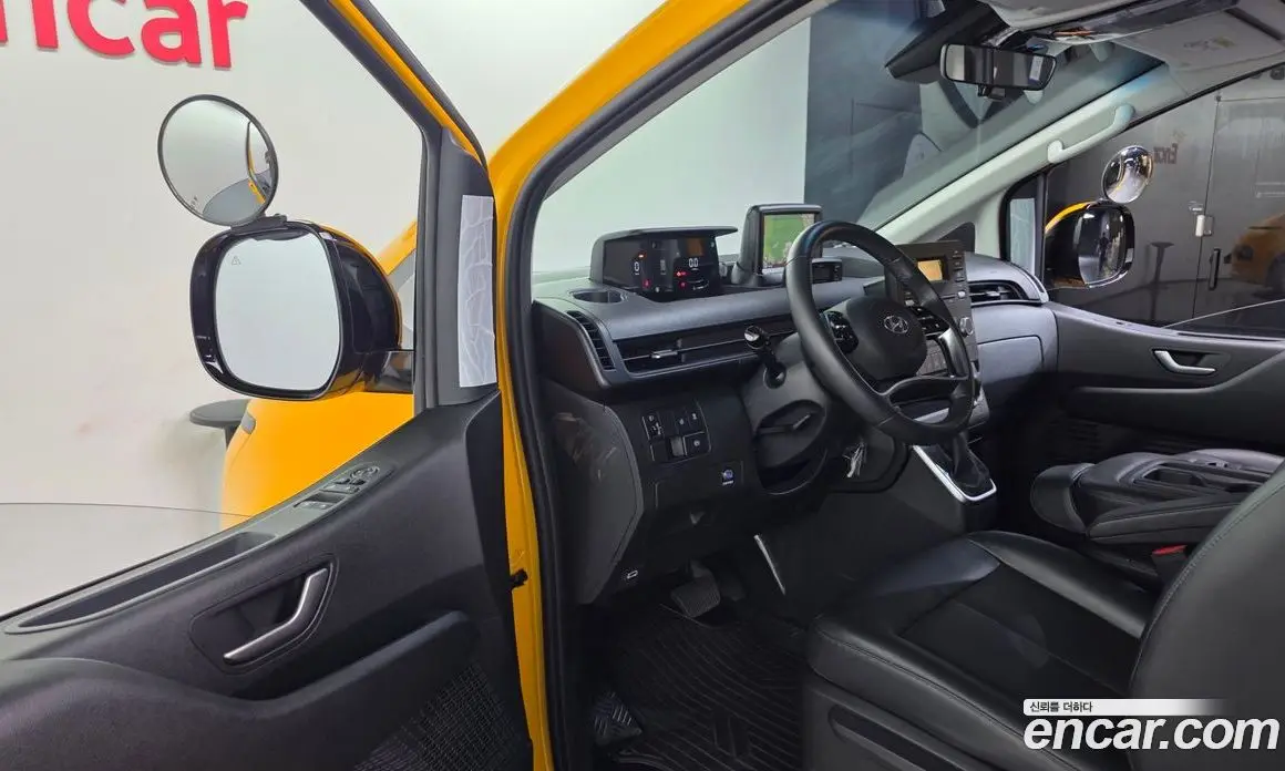 Hyundai Staria 2021 3.5 автомат (гидро), фото 13