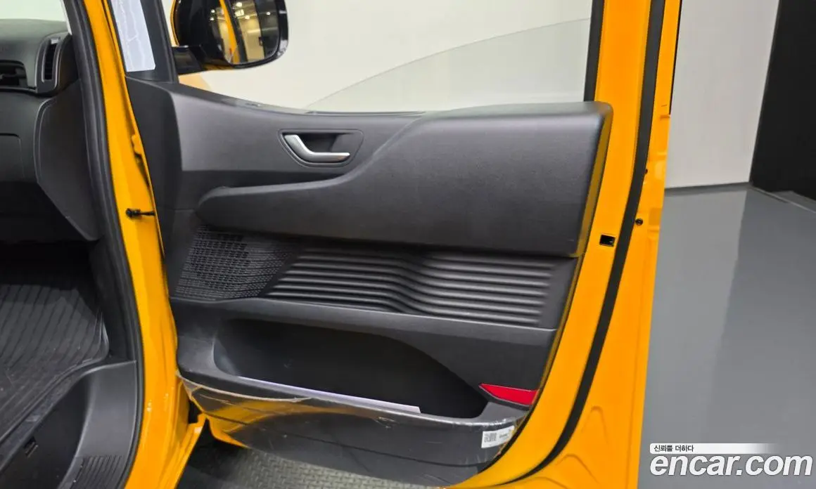 Hyundai Staria 2021 3.5 автомат (гидро), фото 15