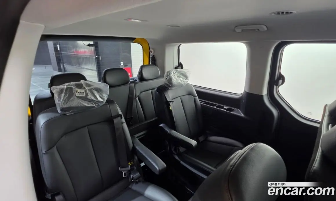 Hyundai Staria 2021 3.5 автомат (гидро), фото 16