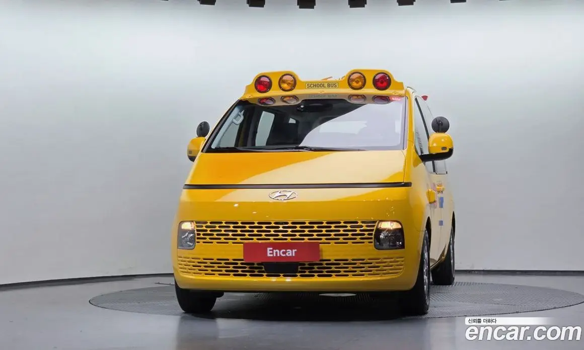 Hyundai Staria 2021 3.5 автомат (гидро), фото 3