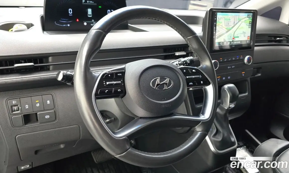 Hyundai Staria 2021 2.2 автомат (гидро), фото 13