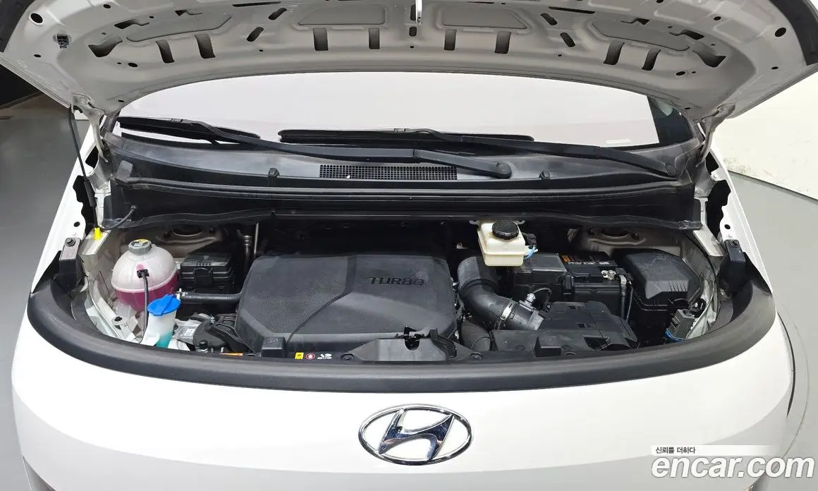 Hyundai Staria 2021 2.2 автомат (гидро), фото 6