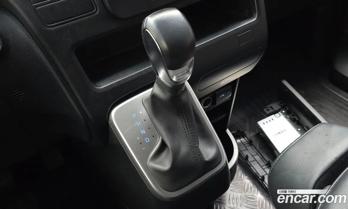 Hyundai Staria 2021 2.2 автомат (гидро), фото 9