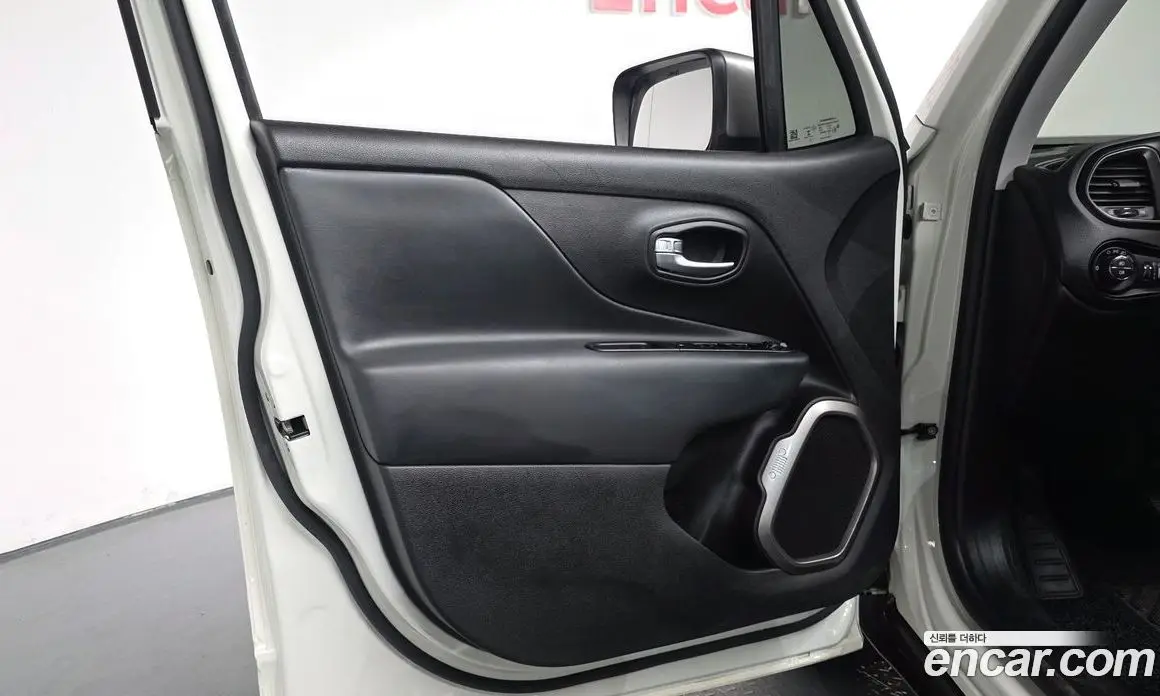Jeep Renegade 2021 2.4 автомат (гидро), фото 13