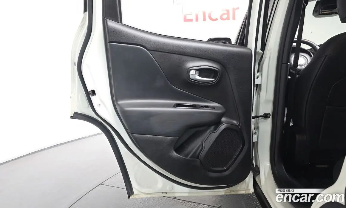 Jeep Renegade 2021 2.4 автомат (гидро), фото 14