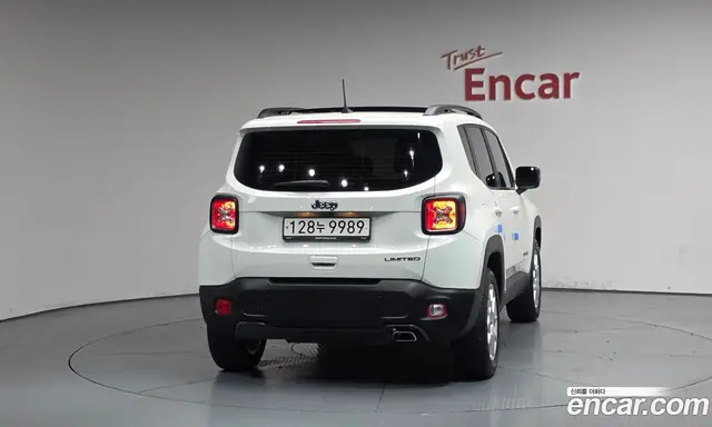 Jeep Renegade 2021 2.4 автомат (гидро), миниатюра 3