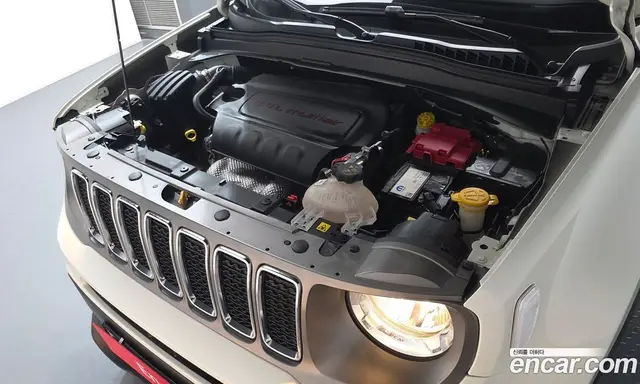 Jeep Renegade 2021 2.4 автомат (гидро), миниатюра 5