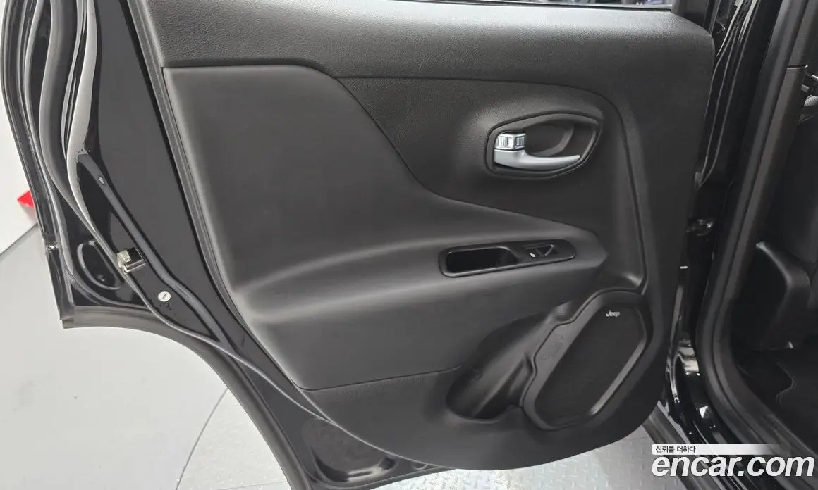 Jeep Renegade 2022 1.3 автомат (гидро), фото 15 Jeep Renegade 2022 1.3 автомат (гидро), фото 15