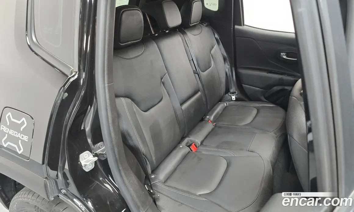 Jeep Renegade 2022 1.3 автомат (гидро), фото 16 Jeep Renegade 2022 1.3 автомат (гидро), фото 16