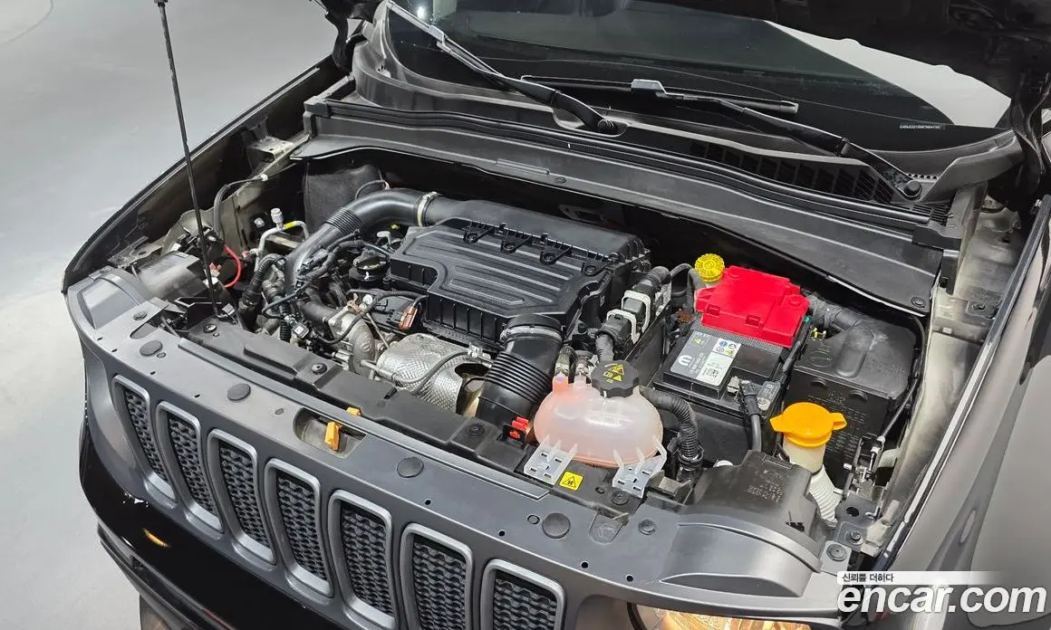 Jeep Renegade 2022 1.3 автомат (гидро), фото 6 Jeep Renegade 2022 1.3 автомат (гидро), фото 6