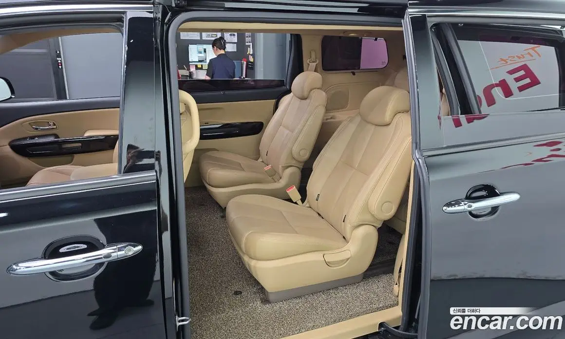Kia Carnival 2018 2.2 автомат (гидро), фото 17 Kia Carnival 2018 2.2 автомат (гидро), фото 17