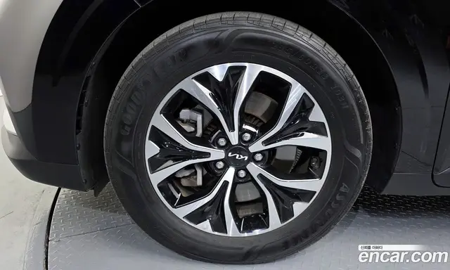 Kia Carnival 2023 3.5 автомат (гидро), миниатюра 5 Kia Carnival 2023 3.5 автомат (гидро), миниатюра 5