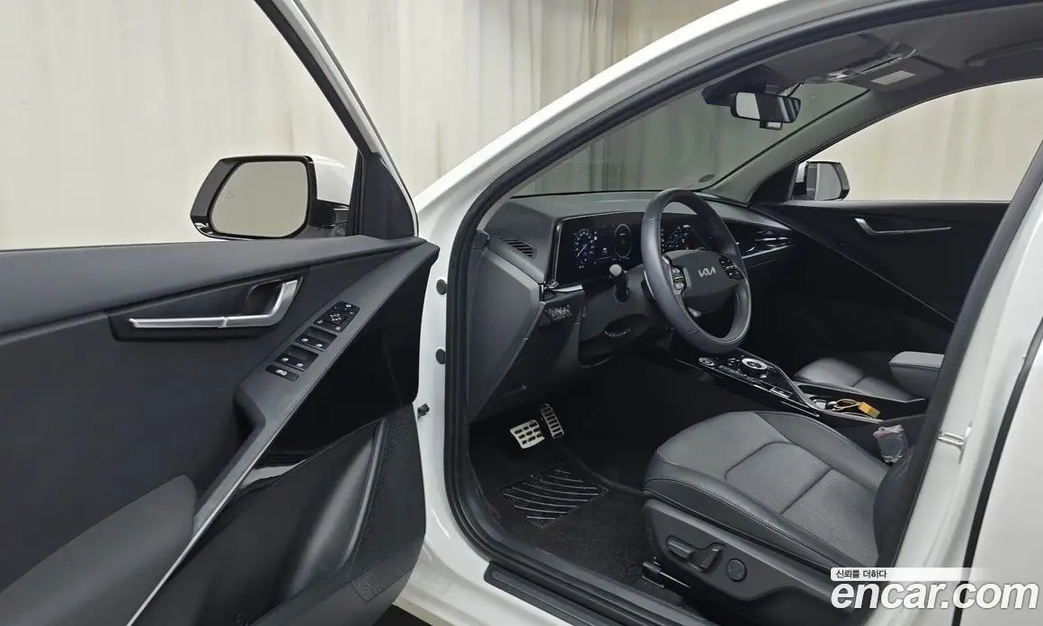 Kia Niro 2025 1.6 автомат (гидро), фото 13