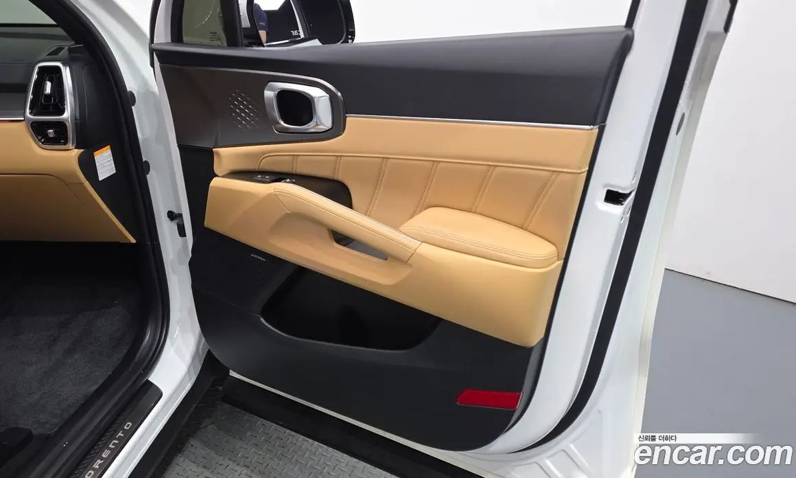 Kia Sorento 2023 1.6 автомат (гидро), фото 14 Kia Sorento 2023 1.6 автомат (гидро), фото 14