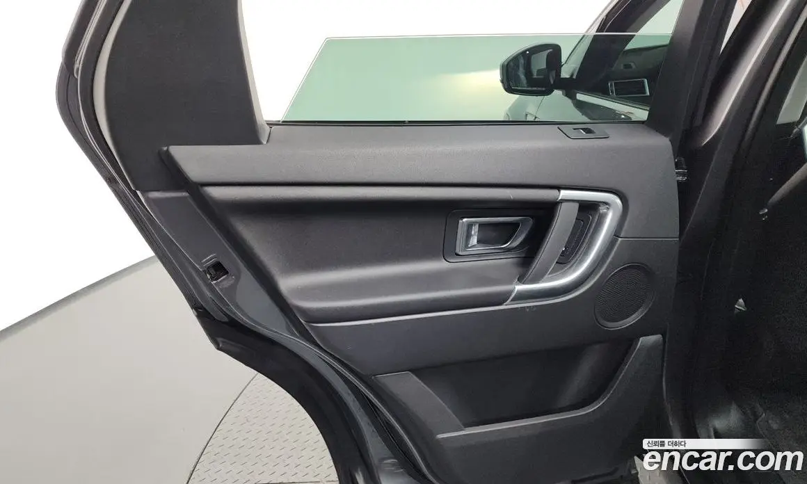Land Rover Discovery Sport 2017 2.0 автомат (гидро), фото 15 Land Rover Discovery Sport 2017 2.0 автомат (гидро), фото 15