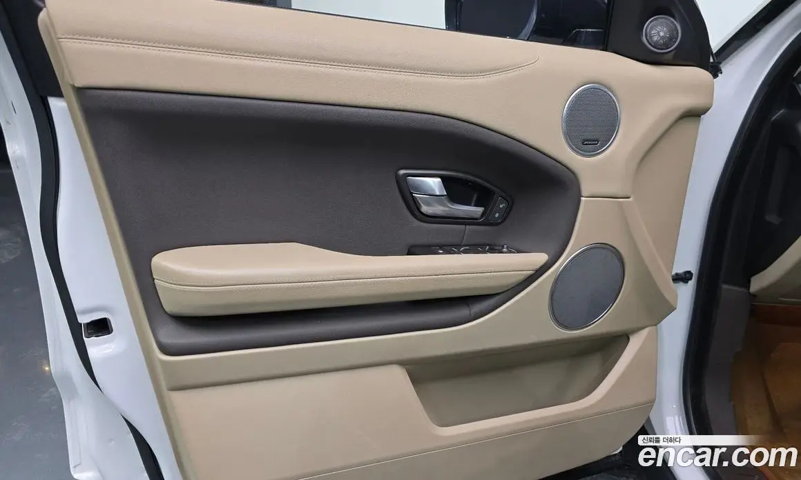 Land Rover Range Rover Evoque 2016 2.0 автомат (гидро), фото 13