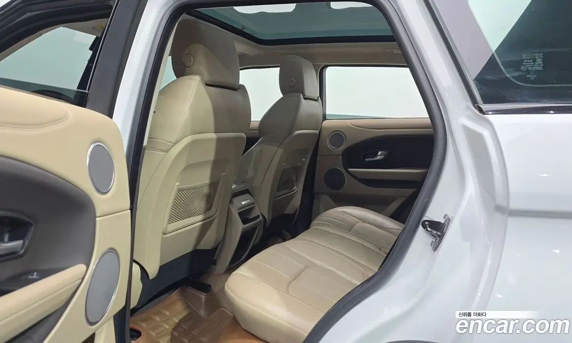 Land Rover Range Rover Evoque 2016 2.0 автомат (гидро), фото 16