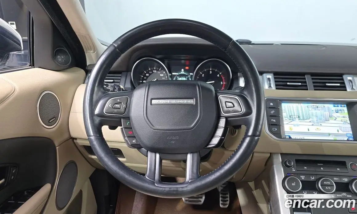 Land Rover Range Rover Evoque 2016 2.0 автомат (гидро), фото 17