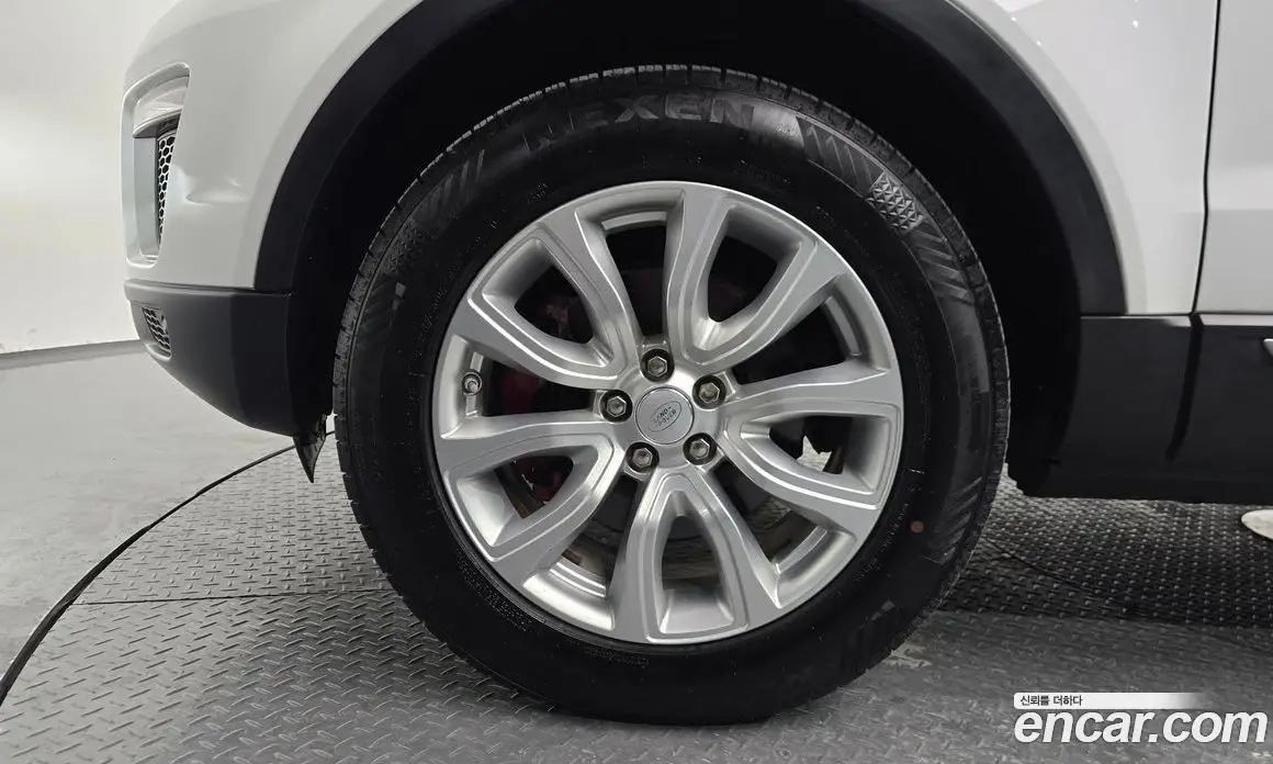 Land Rover Range Rover Evoque 2016 2.0 автомат (гидро), фото 4