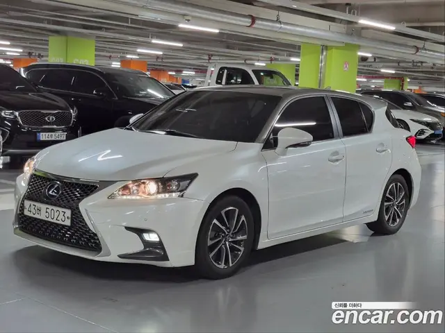 Lexus CT200h, 2017, 60 696 км