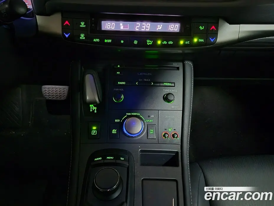 Lexus CT200h 2017 1.8 автомат (гидро), фото 16