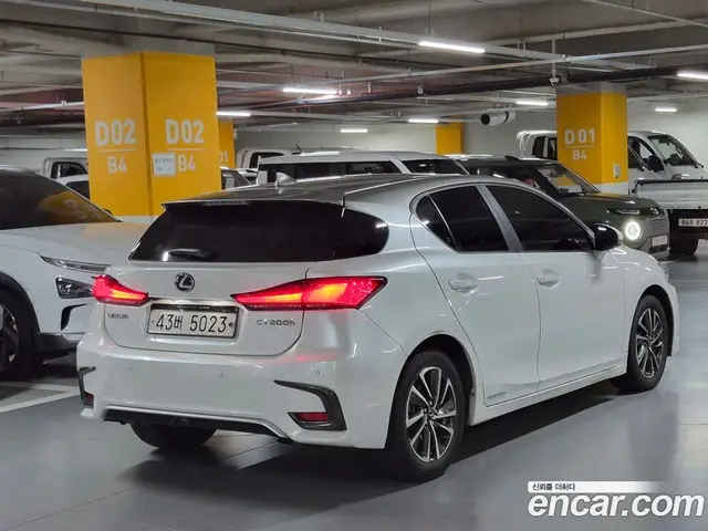 Lexus CT200h 2017 1.8 автомат (гидро), миниатюра 4