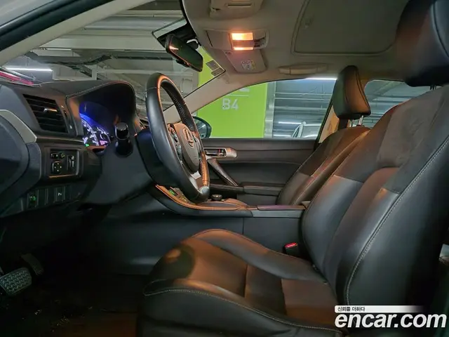 Lexus CT200h 2017 1.8 автомат (гидро), миниатюра 5
