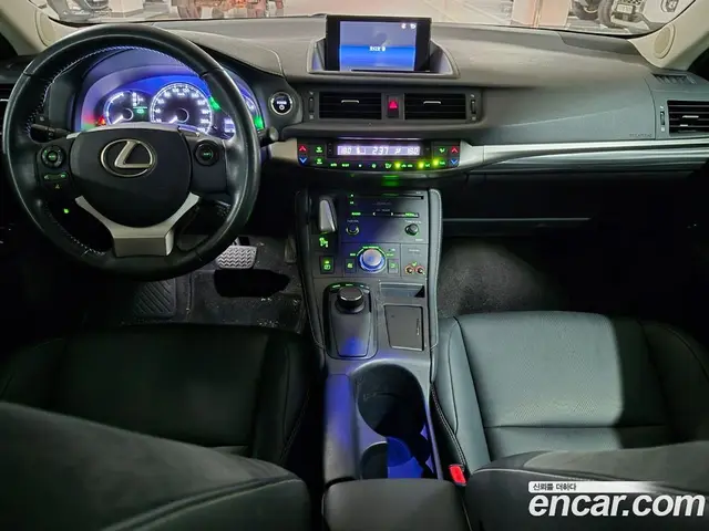Lexus CT200h 2017 1.8 автомат (гидро), миниатюра 7