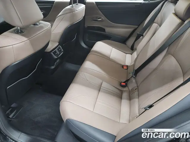 Lexus ES 2026 2.5 автомат (вариатор), миниатюра 11 Lexus ES 2026 2.5 автомат (вариатор), миниатюра 11