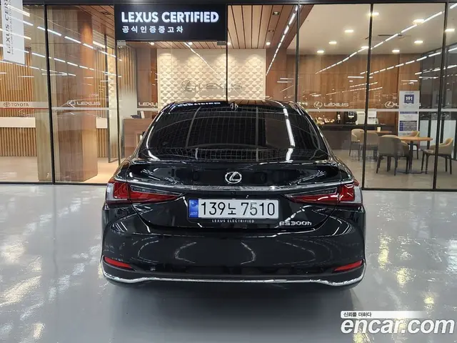 Lexus ES 2026 2.5 автомат (вариатор), миниатюра 4 Lexus ES 2026 2.5 автомат (вариатор), миниатюра 4